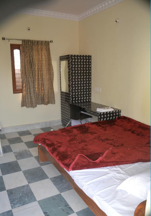 Hotel Vaibhav Raxaul Buitenkant foto
